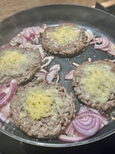 steak haché et fromage italien