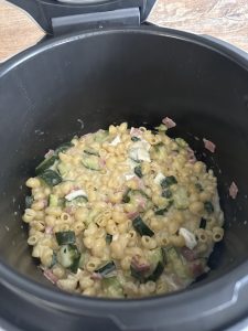 pates, courgette, jambon, chèvre et gorgonzola mascarpone