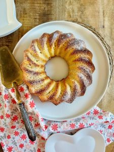 Gâteau au yaourt avec du beurre