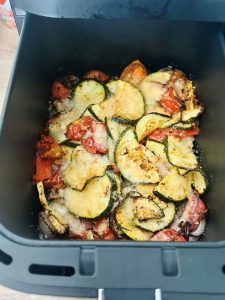 Courgette et tomates en air fryer, gratinés au parmesan