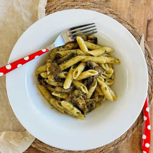 Penne, pesto vert, portobellos