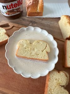 tremper la brioche dans le mélange lait-oeuf