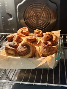 La cuisson des cinnamon rolls