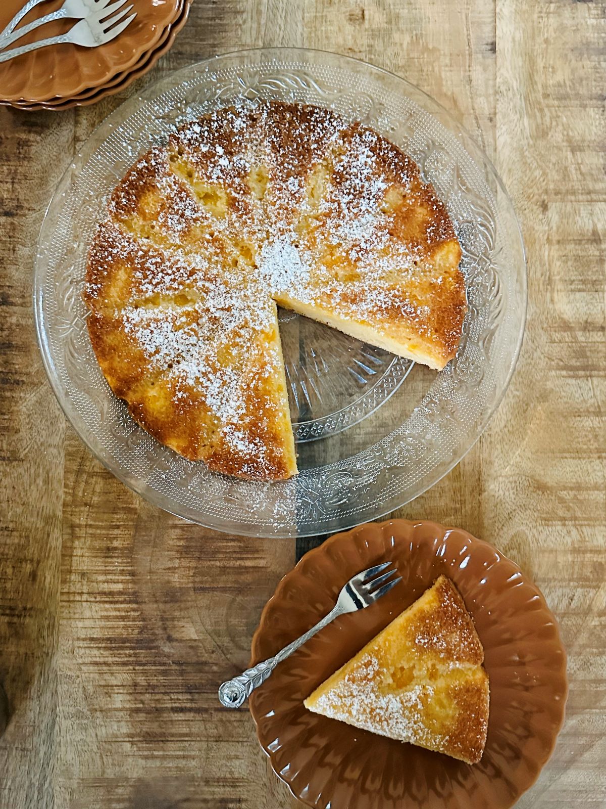 Gâteau de la femme pressée avec abricots