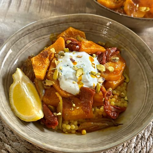 Couscous perlé au curcuma, butternut grillé et labneh