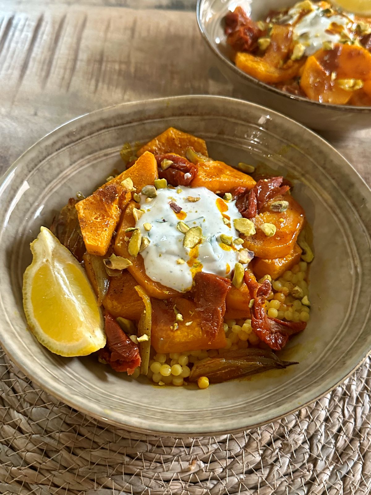 Couscous perlé au curcuma, butternut grillé et labneh