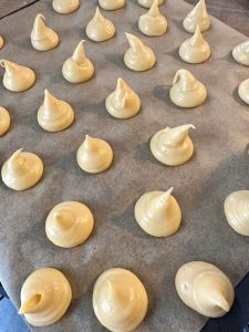 Faire des choux pour les profiteroles