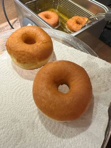 Cuisson des donuts à la friteuse