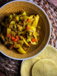 Tajine de poulet aux légumes et crêpes mille trous