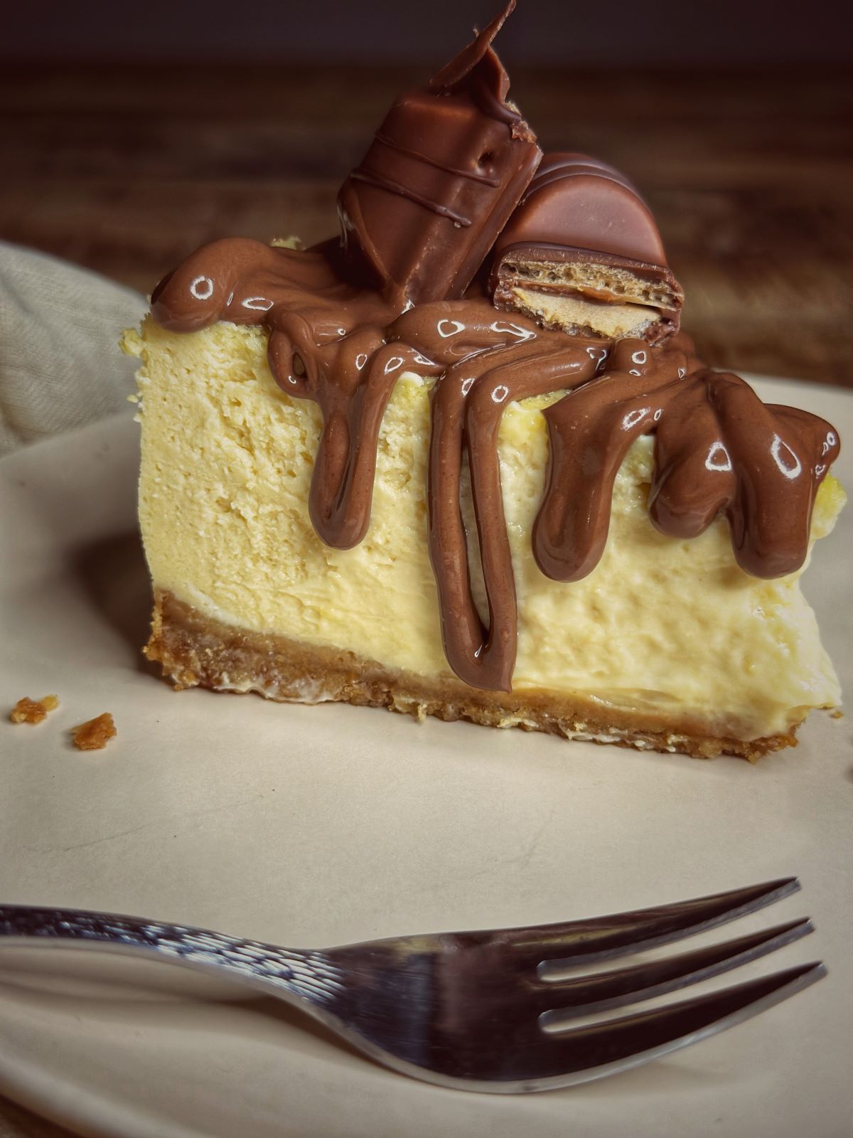 Cheesecake vanille avec nappage nutella et kinder bueno
