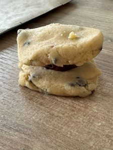 pate à cookies et boule nutella