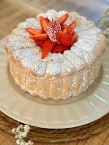 Charlotte aux fraises et à la vanille