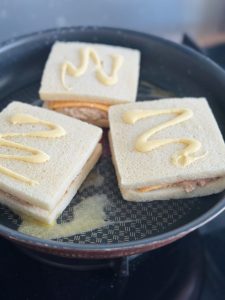 Cuisson du tuna melt à la poêle