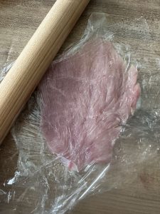 Taper les escalopes de dinde