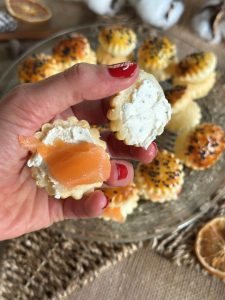 Feuilletés saumon fumé et fromage ail et fines herbes