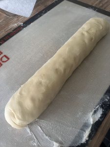 Enrouler en long boudin