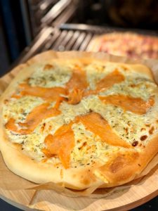 Pizza au saumon maison