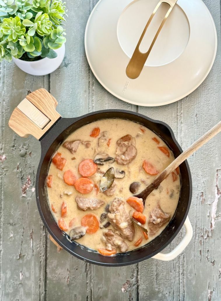 Blanquette de veau traditionnelle, en cocotte