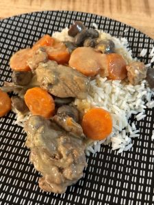 Blanquette de veau tendre et moelleuse avec du riz