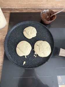 Faire des pancakes fourrés
