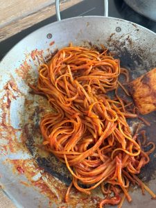 Pâtes sauce tomate brûlées : pasta all'assassina