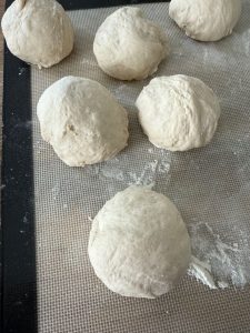 Faire des boules de pâte à pain