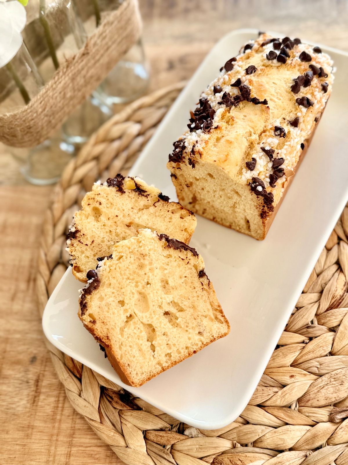 Brioche express moelleuse et légère, aux pépites de chocolat et perles de sucre