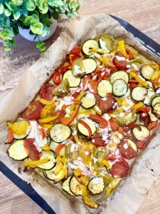 Légumes rôtis au four nappés de sauce tahini
