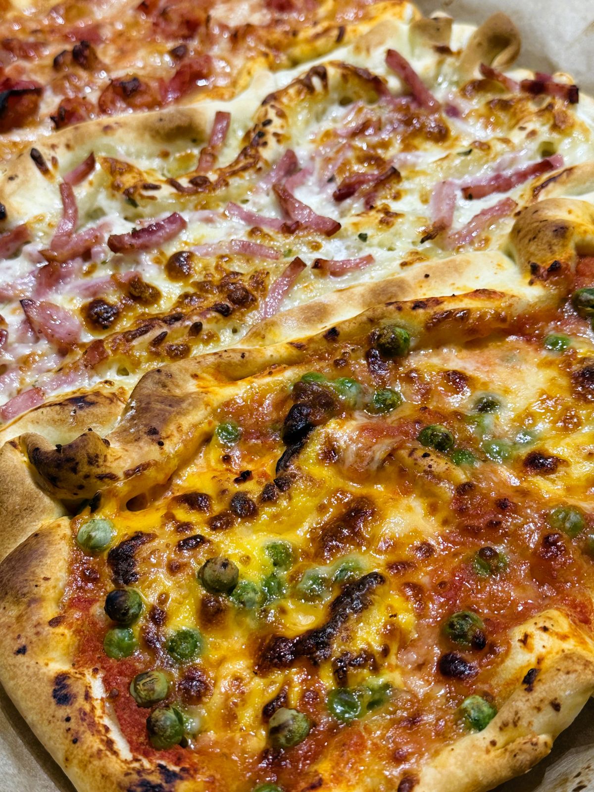 Pizza froissée, aux 3 garnitures