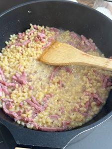 Cuire les coquillettes comme un risotto