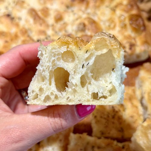Une focaccia inratable, italienne, alvéolée, avec longue fermentation