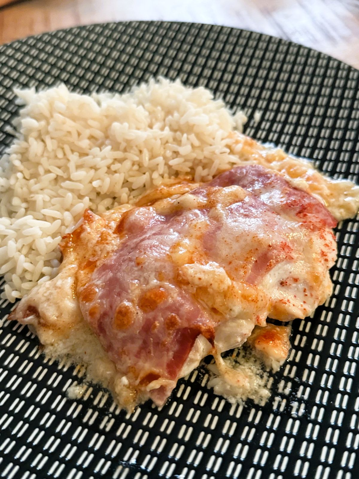 Poulet gratiné au fromage et riz