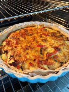 Cuire la tarte salée au four