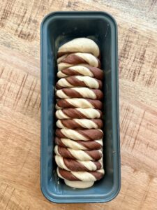 brioche dans moule à cake beurré