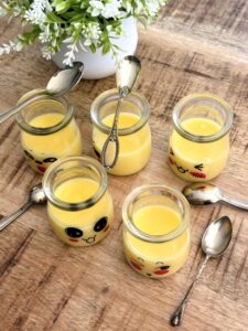 Crèmes de citron maison en verrines