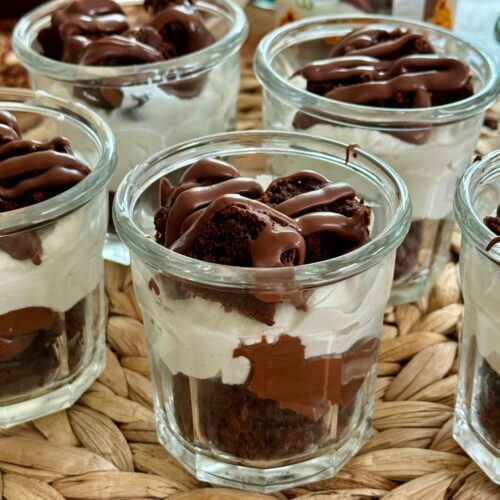 Verrines à la mousse de ricotta, nutella et brownie