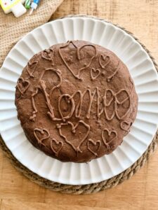 Brownie avec des noix et de la pâte à tartiner