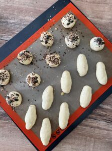 mini pains burgers hot dogs