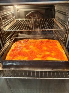pizza in teglia à la tomate cuite au four