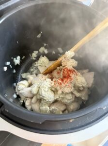 Poulet, Tartare, oignon, sel, poivre, paprika