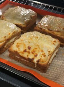 gratiner le croque monsieur au four