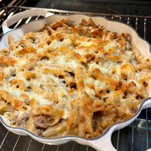 Gratin de pâtes au fromage maroilles avec du boeuf haché