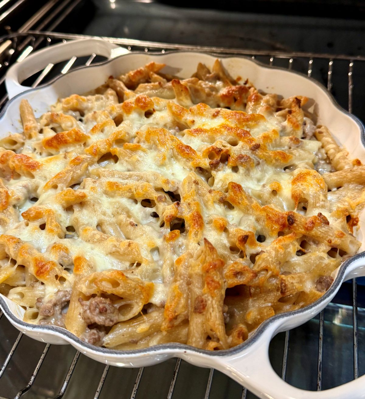 Gratin de pâtes au fromage maroilles avec du boeuf haché