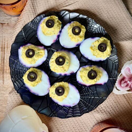 yaux d'halloween avec des oeufs