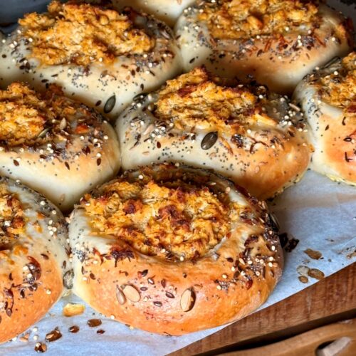 Pogaça farci au fromage et poulet