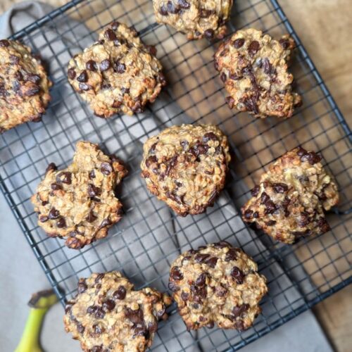 cookies aux flocons d'avoine avec bananes, beurre de cacahuètes et pépites de chocolat