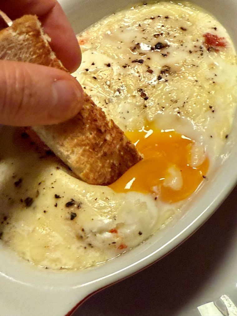 oeufs cocotte et croutons