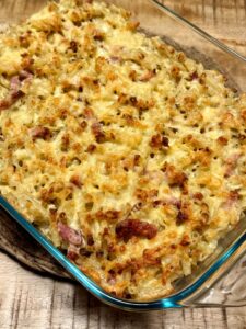 gratin de macaroni crémeux avec lardons, gouda et thym