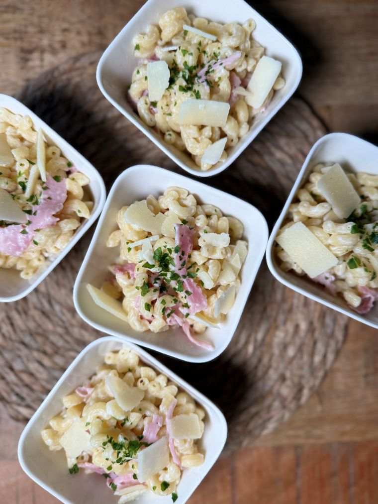 pates-truffe-jambon Coquillettes rigate crméeuses au beurre à la truffe , jambon, parmesan