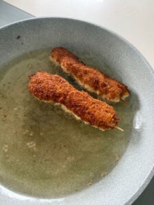cuisosn des corn dogs à la poêle